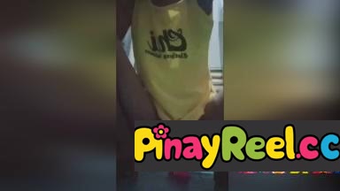 Excited syang subokan ang bago nyang biling laruan