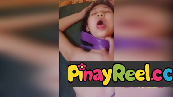 Nababaliw sa sarap si cute