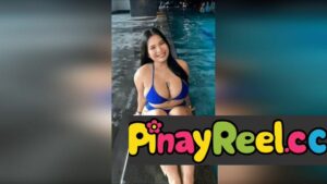 Nilamas ang Dede Habang Binabarena ang Pekpek Gamit ang Dildo