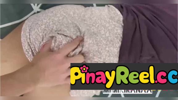 Step sister na natutulog, Kinantot ni Step Bro