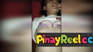 Tumitirik pa ang kanyang mata sa nadaramang ligaya