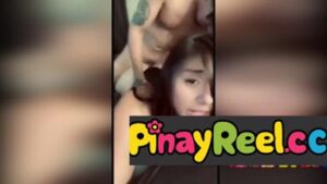 Tuwang tuwa sa pagkakabayo ng patalikod